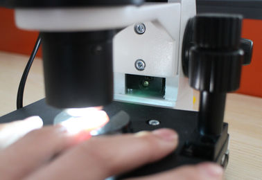 จอแอลซีดีสีที่แม่นยำ Nailfold Capillary Microcirculation Microscope อุปกรณ์สำหรับตรวจสุขภาพย่อย